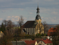 Blick auf die Bergkirche aus richtung Glasten kommend